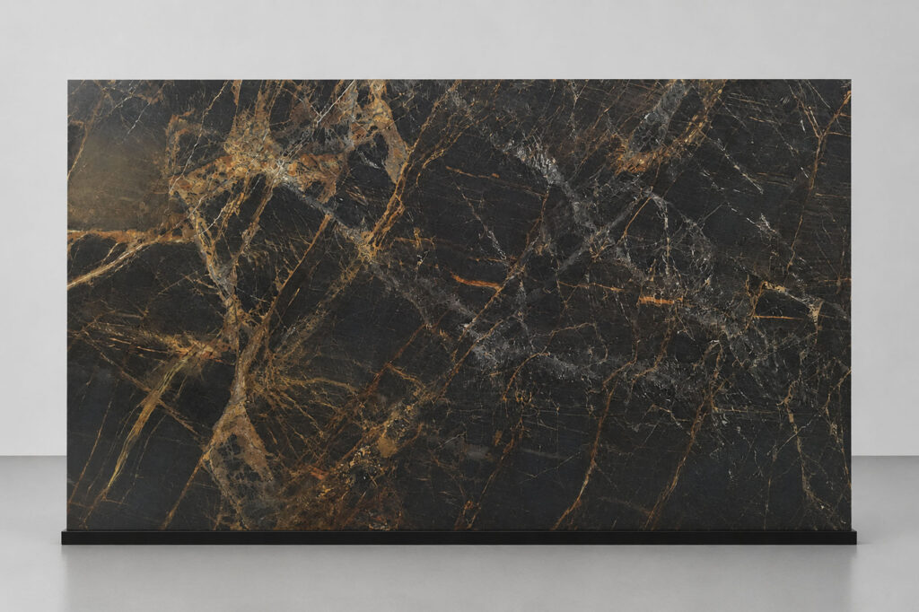 MARRON QUARTZITE STUDIO