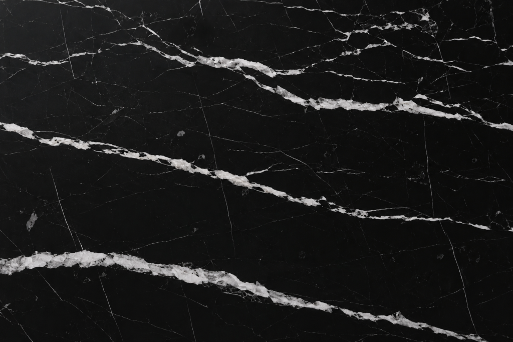 NEGRO MARQUINA CLOSE UP