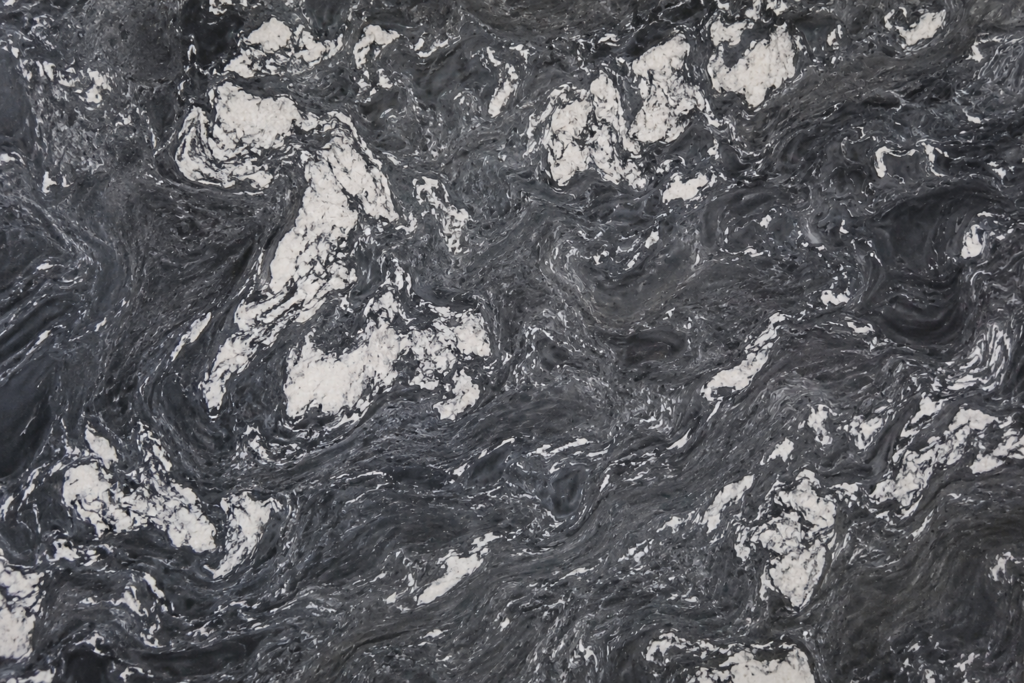 MARE BLACK CLOSE UP